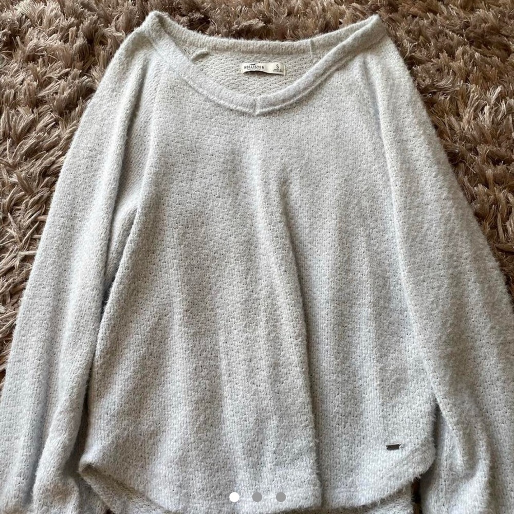 hollister baby blue sweater